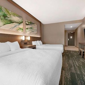 Zimmer mit Queensize-Bett für Gäste mit Behinderungen